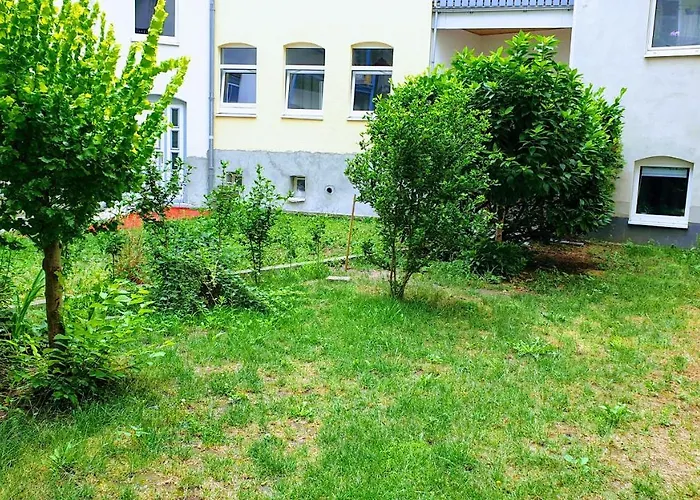 Room In City Center Halle With Shared Bathroom & Kitchen - Free Wifi, Netflix, Ipad & Ground Floor